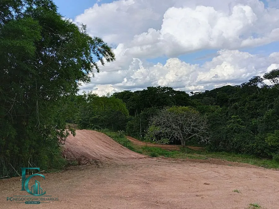 Imagem Sua Chácara em Meio à Natureza, a Apenas 30 Min de Goiânia.