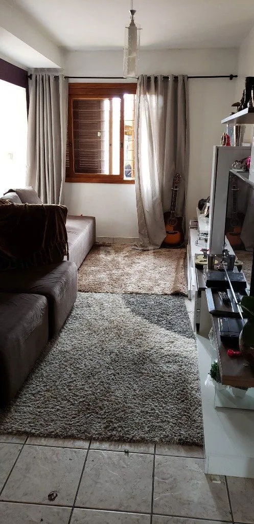 Imagem Casa para Venda - 200m², 8 dormitórios, 5 vagas - Teresópolis