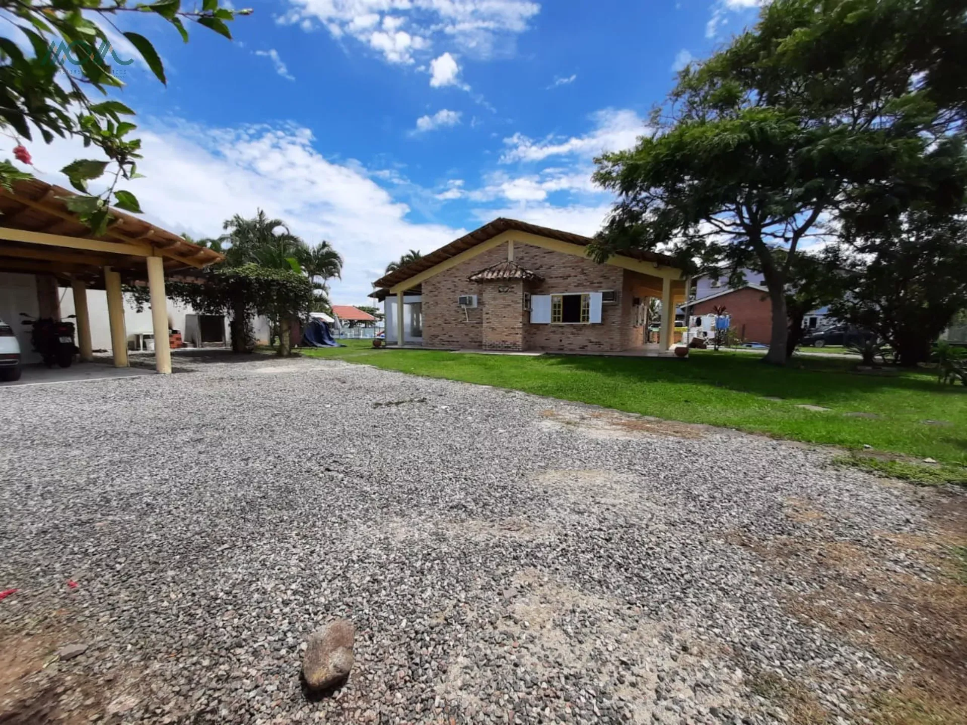 Imagem CASA PÉ NA AREIA EM ITAPOÁ - Incrível oportunidade, casa com uma vista deslumbrante para a Baía ...