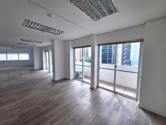 Imagem Conjunto Comercial na Vila Olímpia