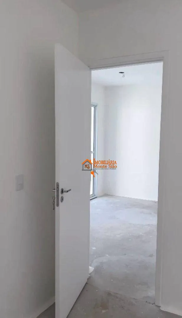 Imagem Apartamento à venda com 43m², 2 quartos, sala com sacada no Condomínio Flap - Vila São João, Guarulhos, SP