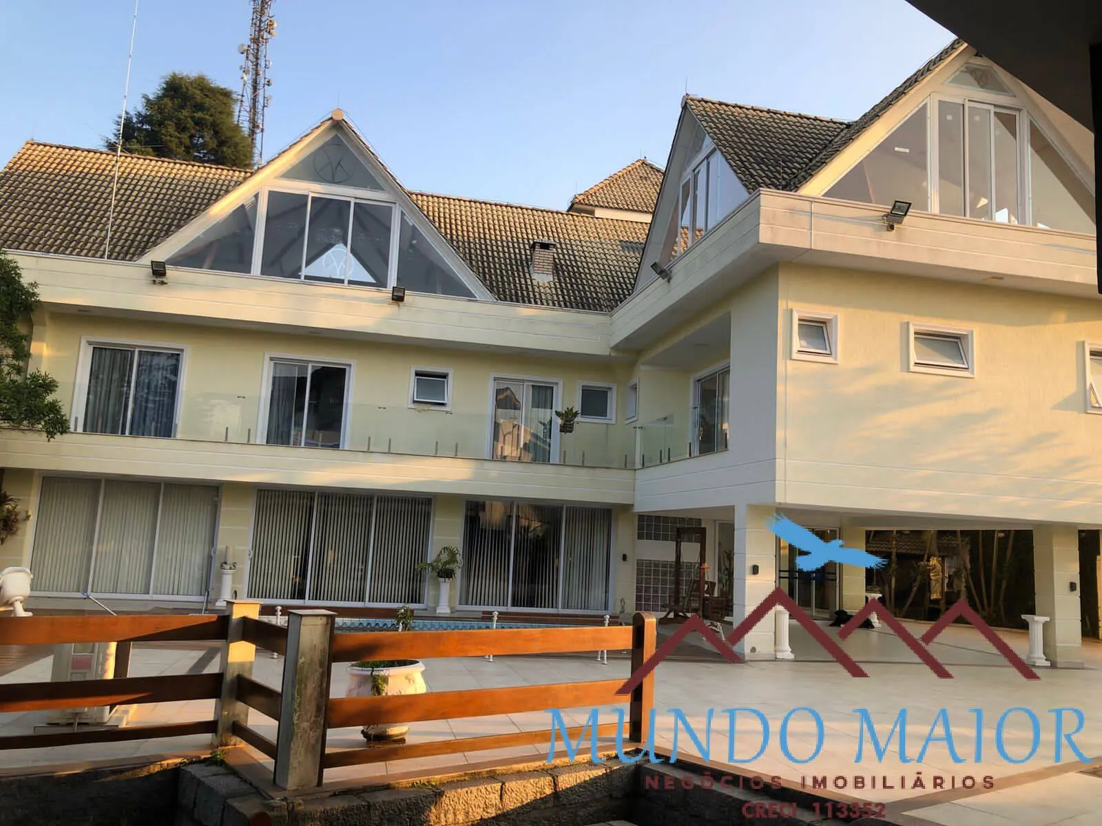 Casa dos Sonhos com Elevador, Piscina e Área Gourmet - Imperdível-Pastoril