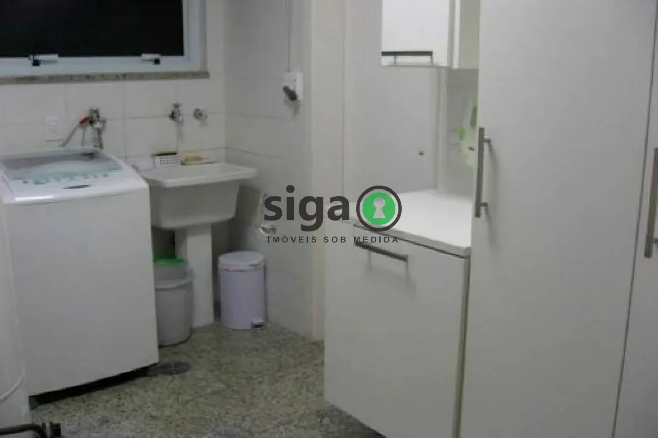 Imagem Apartamento em Moema Alto Padrão - 275m², 3 quartos e 4 Vagas!