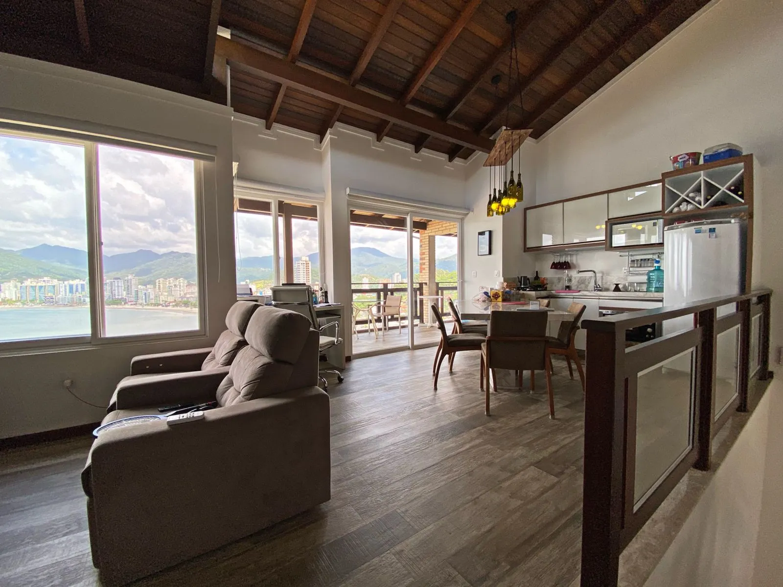 Imagem Casa com vista para o mar à venda com 200m2 por R$ 3.250.000,00