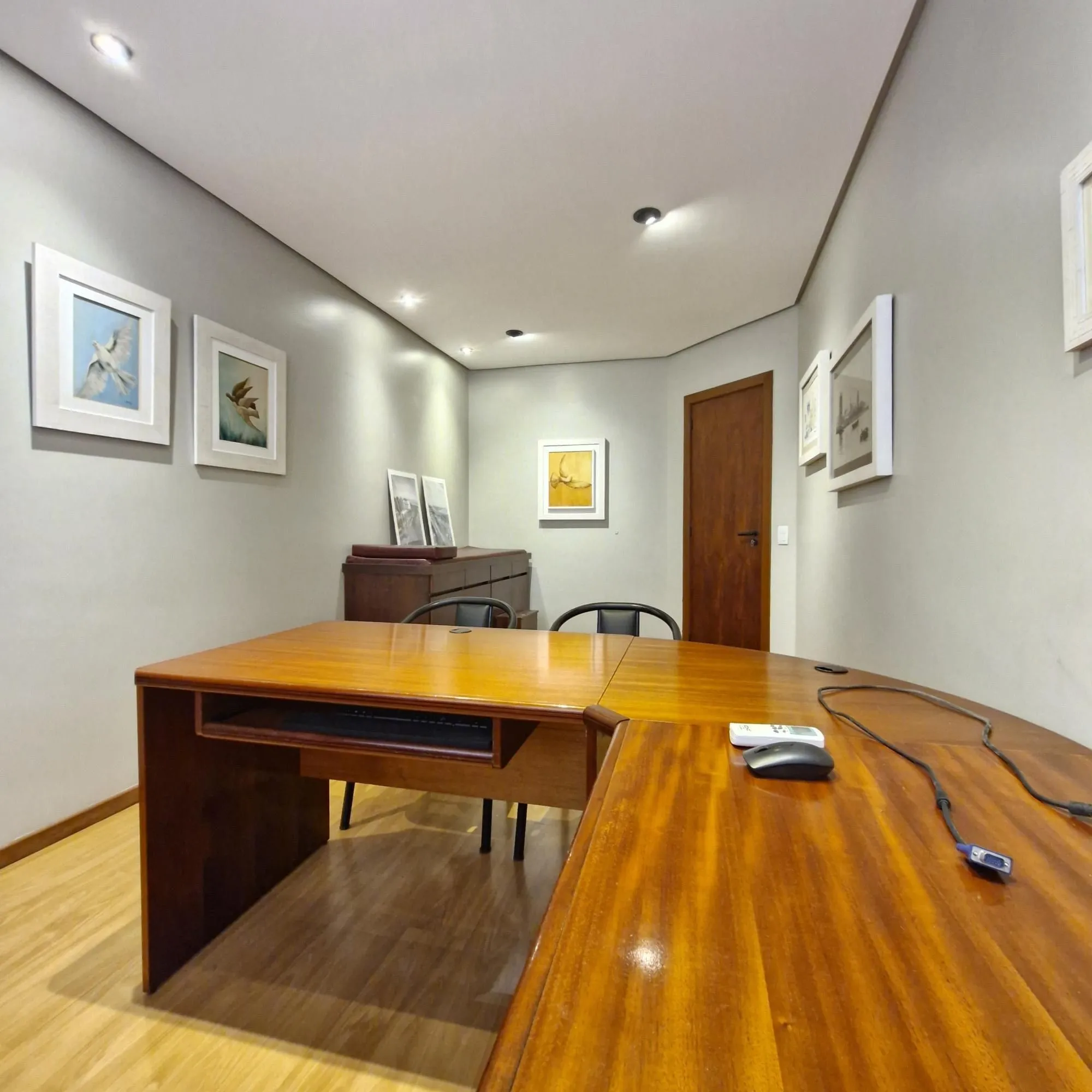 Imagem Excelente sala comercial na Rua Cel. Bordini, Auxiliadora, Porto Alegre.