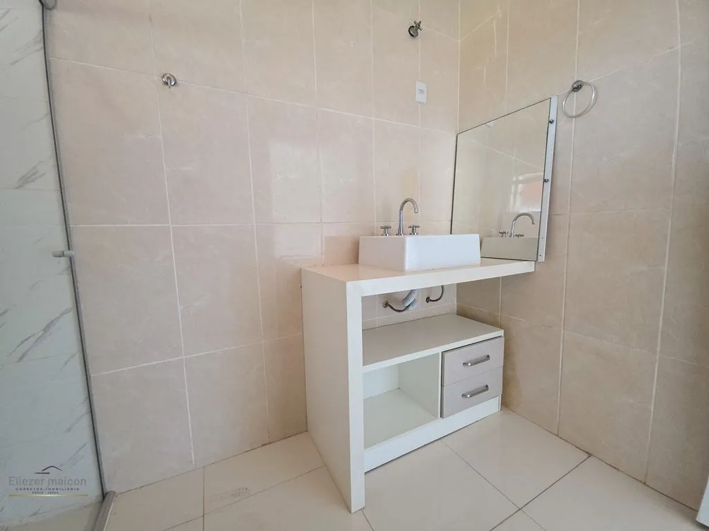Imagem Casa estilo colonial a venda no condomínio Campo Alegre em Poços de Caldas