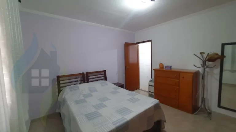 Imagem Casa de 2 dormitórios sendo 1 suíte, 3 banheiros, 3 vagas, com 240m² no Rudge Ramos, São Bernardo do Campo