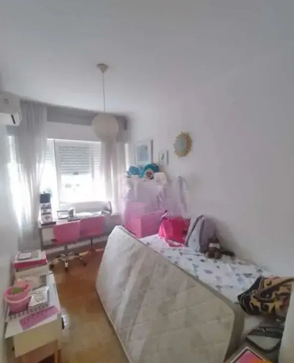 Imagem Apartamento Duplex com 3 dormitórios, churrasqueira, pátio no bairro Bom Fim!