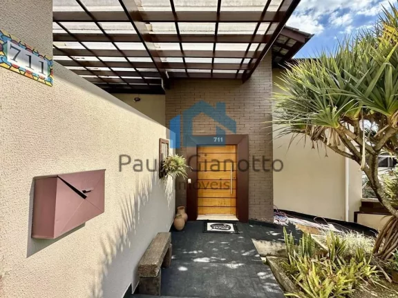 Imagem Casa Espetacular no Golf Village na Granja Viana
