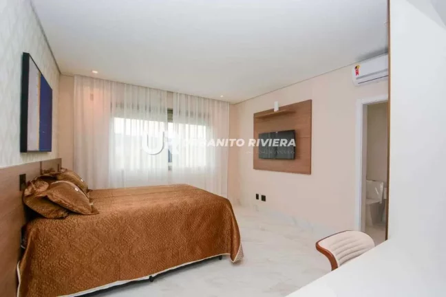Imagem Residência de Alto Padrão com 6 Suítes, Área Gourmet Completa e Piscina Aquecida