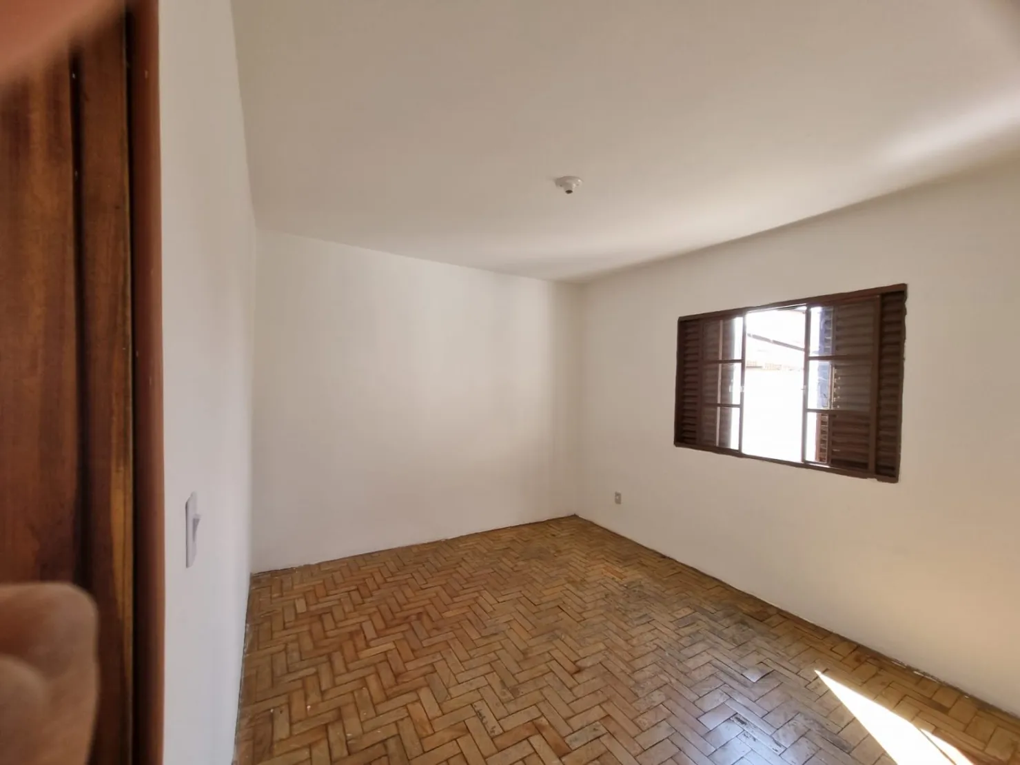 Imagem Casa à venda 2 Quartos, 3 Vagas, 250M², Vila Prado, Pindamonhangaba - SP