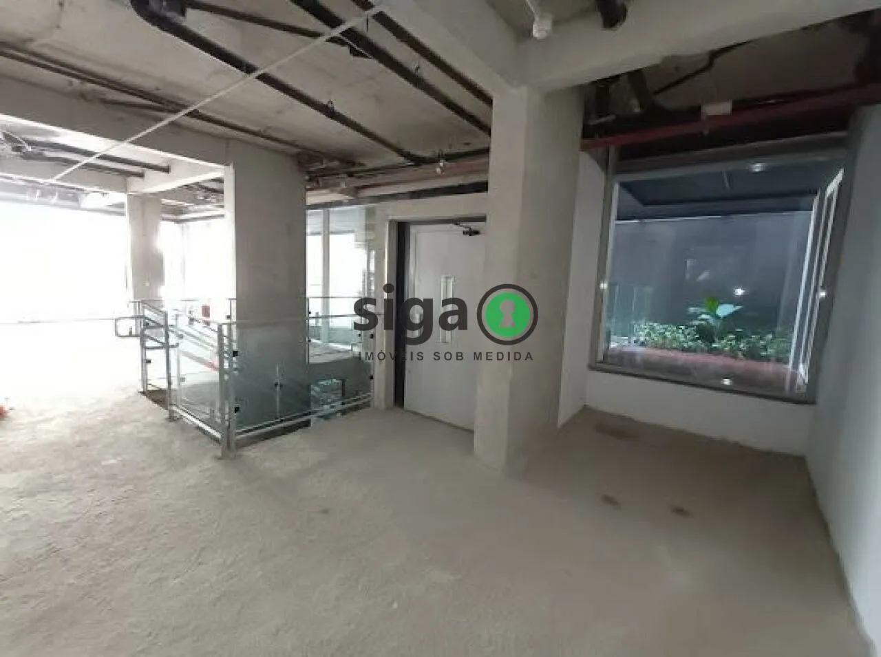 Imagem Loja para locação com 389m², 2 banheiros, fachada Ativa, em Pinheiros, no contrapiso