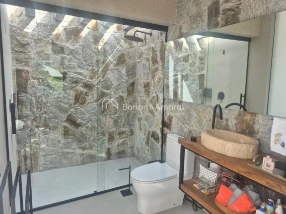 Imagem Sobrado de alto padrão com 361 m² no Condomínio Santorini, em localização privilegiada e com fu...