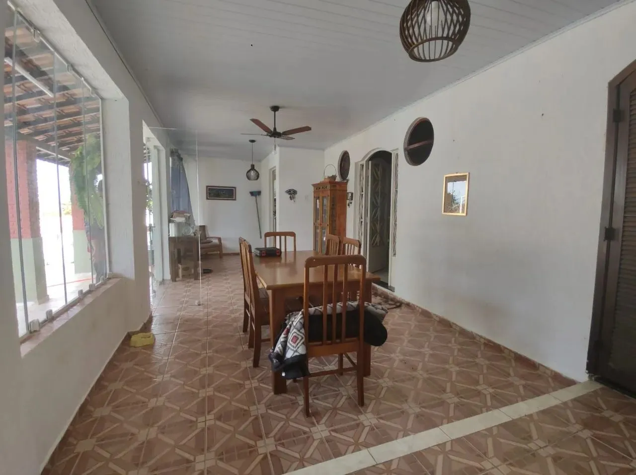 Imagem Chácara à venda em Araçoiaba da Serra-SP, 3 quartos, 1 suíte, 1 sala, 2 banheiros, 2 vagas de garagem, 580,00 m² de área.