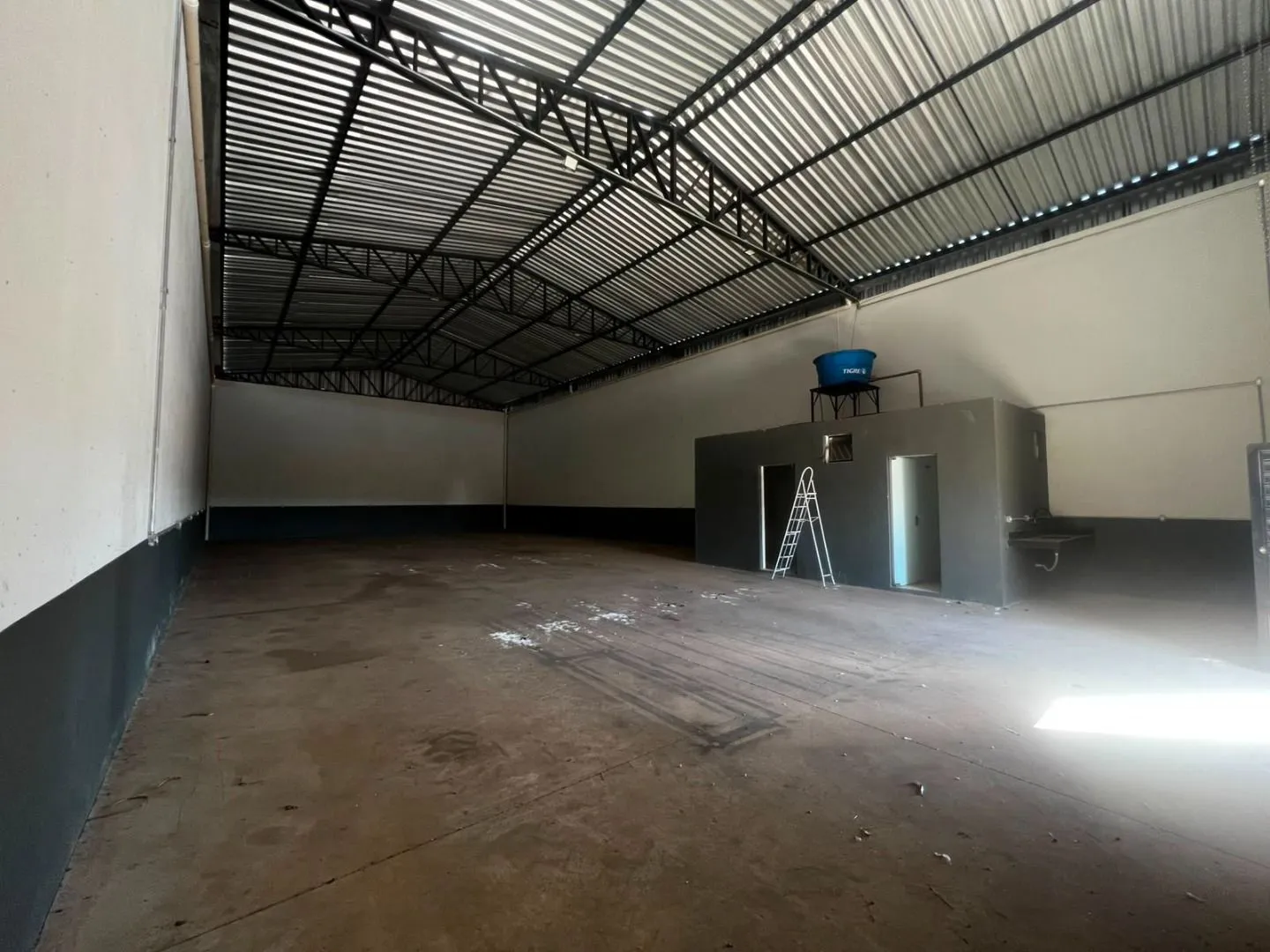 Imagem Galpão para alugar, 300 m² por R$ 4.500,00/mês - Planalto - Patos de Minas/MG