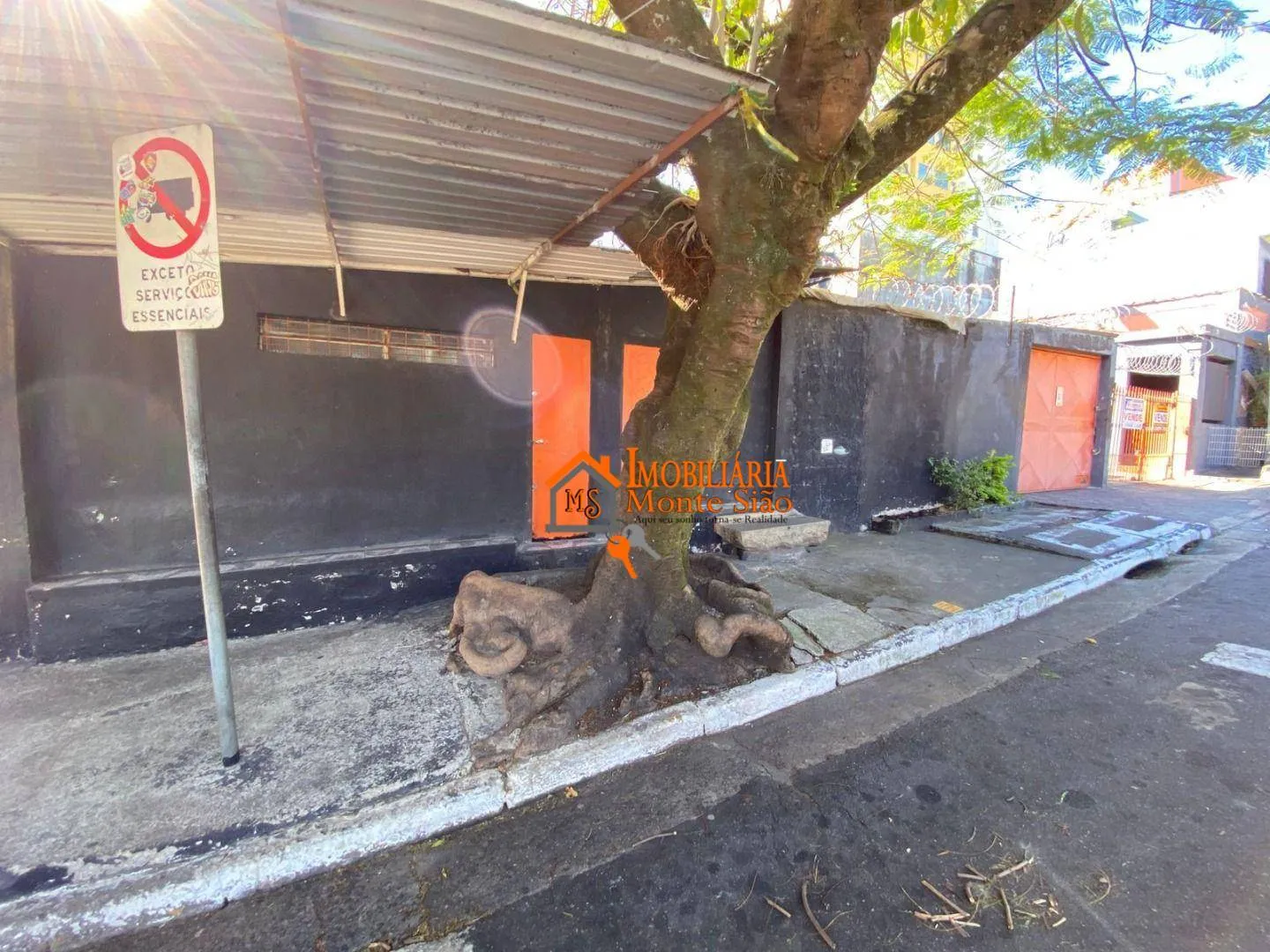 Imagem Terreno à venda com 400 m² no Jardim Vila Galvão - Guarulhos/SP