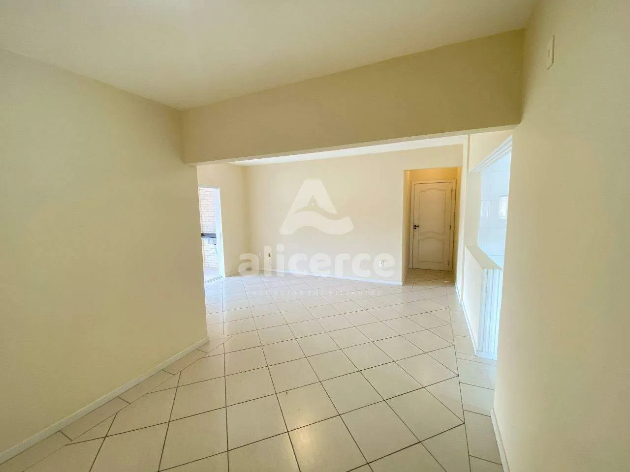 Imagem Apartamento com 114 m² à venda, 3 dormitórios com suíte em Forquilhinhas - São José - SC