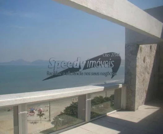 Imagem Cobertura em Santos a venda na orla da praia.