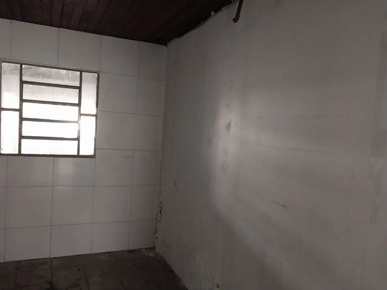 Imagem Prédio na Duque de Caxias, desocupado espaço amplo. Preço atrativo.
