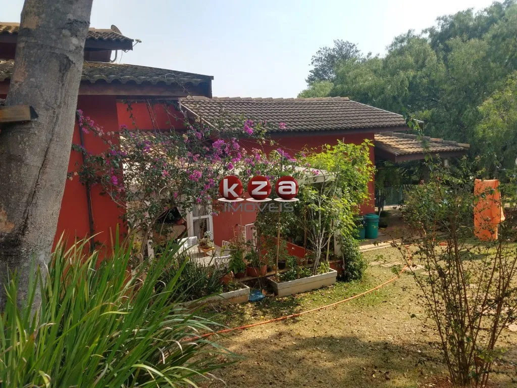 Imagem Imperdível oportunidade: Casa de luxo em condomínio Santa Fé, Vinhedo-SP, com 4 suítes e 8 vagas de garagem!