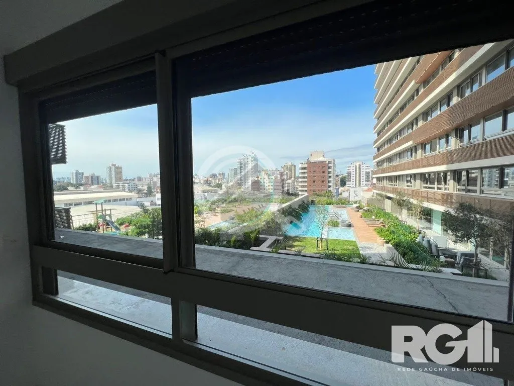 Imagem Apartamento com 143 m² privativos, possui 3 suítes, (sendo 1 máster), living, cozinha, dependênc...