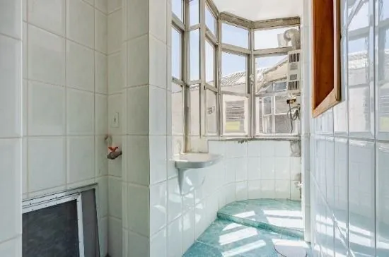 Imagem Apartamento com 4 quartos e 93m² à venda em Centro Histórico, Porto Alegre.