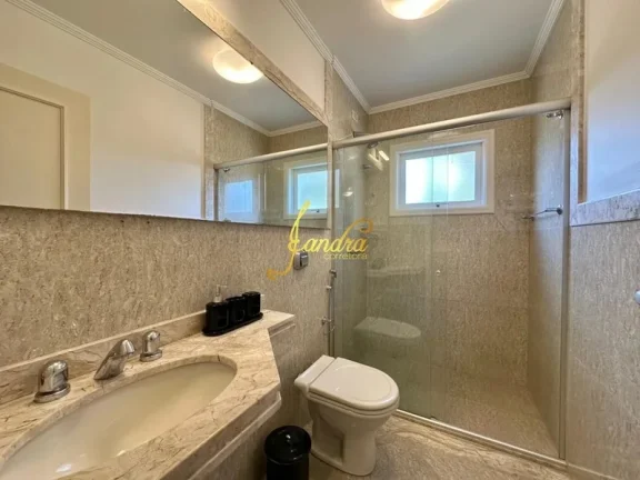 Imagem Excelente sobrado no condominio Lagos com Piscina e 04 suites