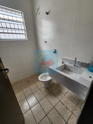 Imagem Casa com Piscina, Lote Inteiro Mongaguá - 4 dormitórios - 03 vagas de garagem