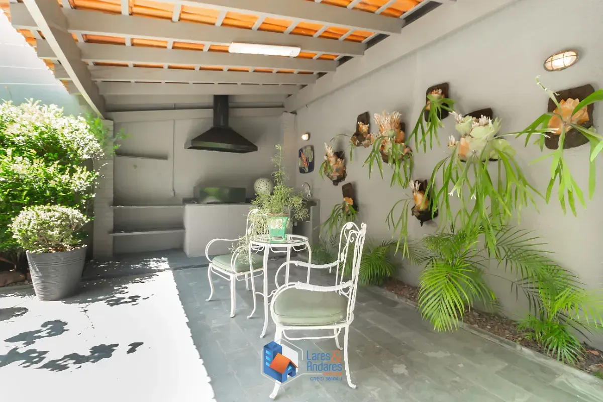 Imagem Casa para venda em Jardim Paulistano com 4 quartos, sendo 1 suíte, 300m²