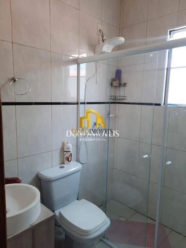 Imagem Casa 220 m² 3 dorms 1 suíte 6 vagas piscina Santa Terezinha SBC