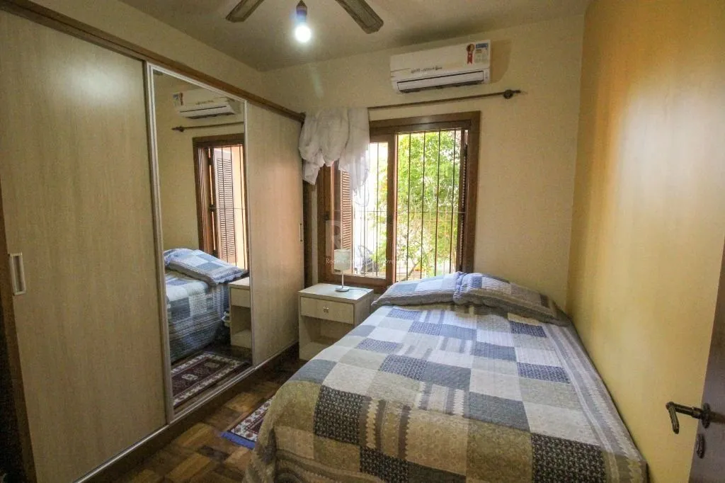 Imagem Casa Com 4 dormitórios para Comprar , 350 m²- Chácara das Pedras - Porto Alegre