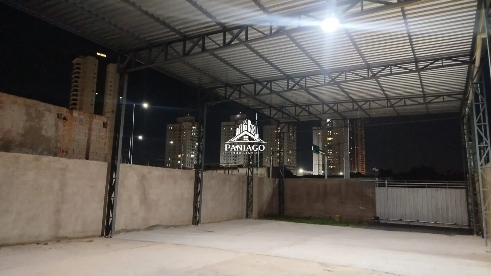 Imagem GALPÃO DE 250m² PARA LOCAÇÃO SITUADO ENTRE A AVENIDA DO MOINHO E A AVENIDA DAS
