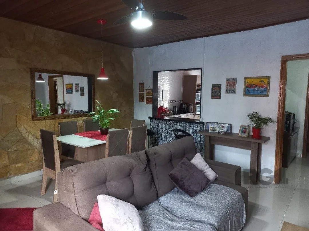 Imagem Casa 2 dormitórios com piscina na Vila Nova Porto Alegre