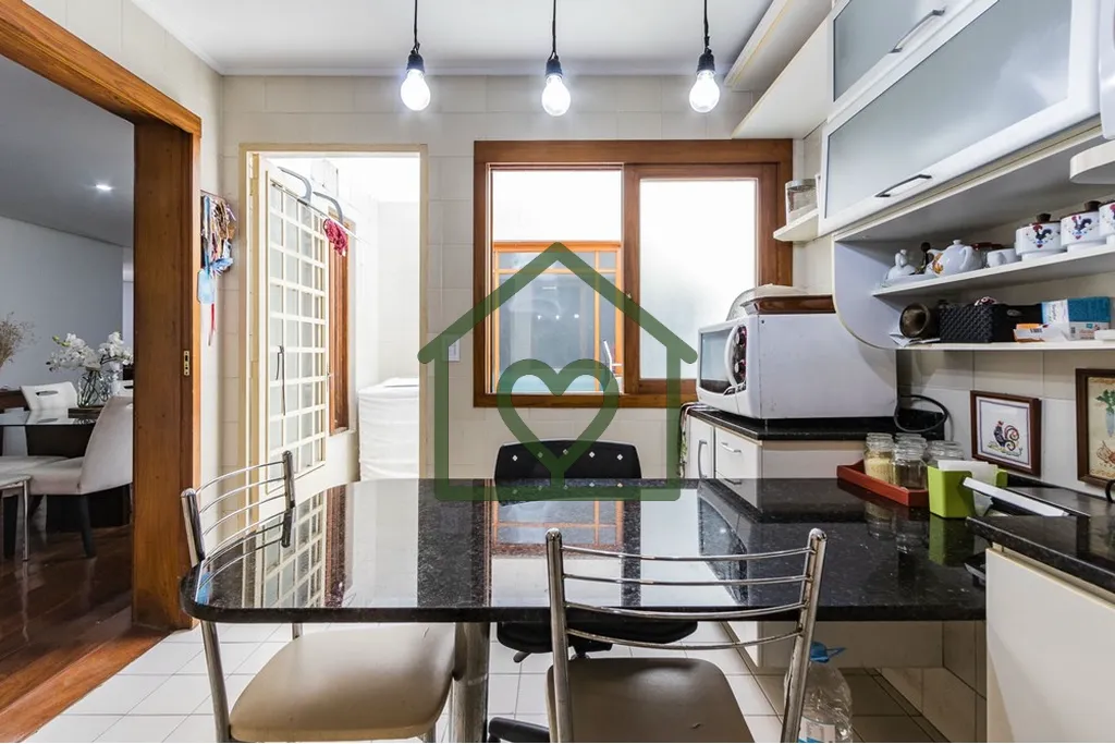 Imagem *O Lar Perfeito para Sua Família no Bairro Medianeira, Porto Alegre!* 
 
Descubra uma propriedade e...