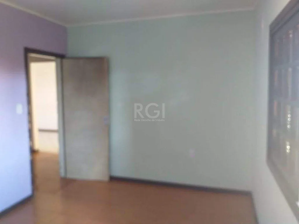 Imagem Casa para Venda - 200m², 6 dormitórios, 4 vagas - Tristeza