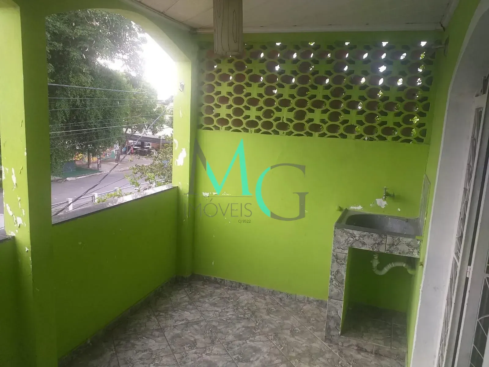 Imagem Imóvel Comercial de 250 m² com Estrutura Comercial e Residencial em cosmos