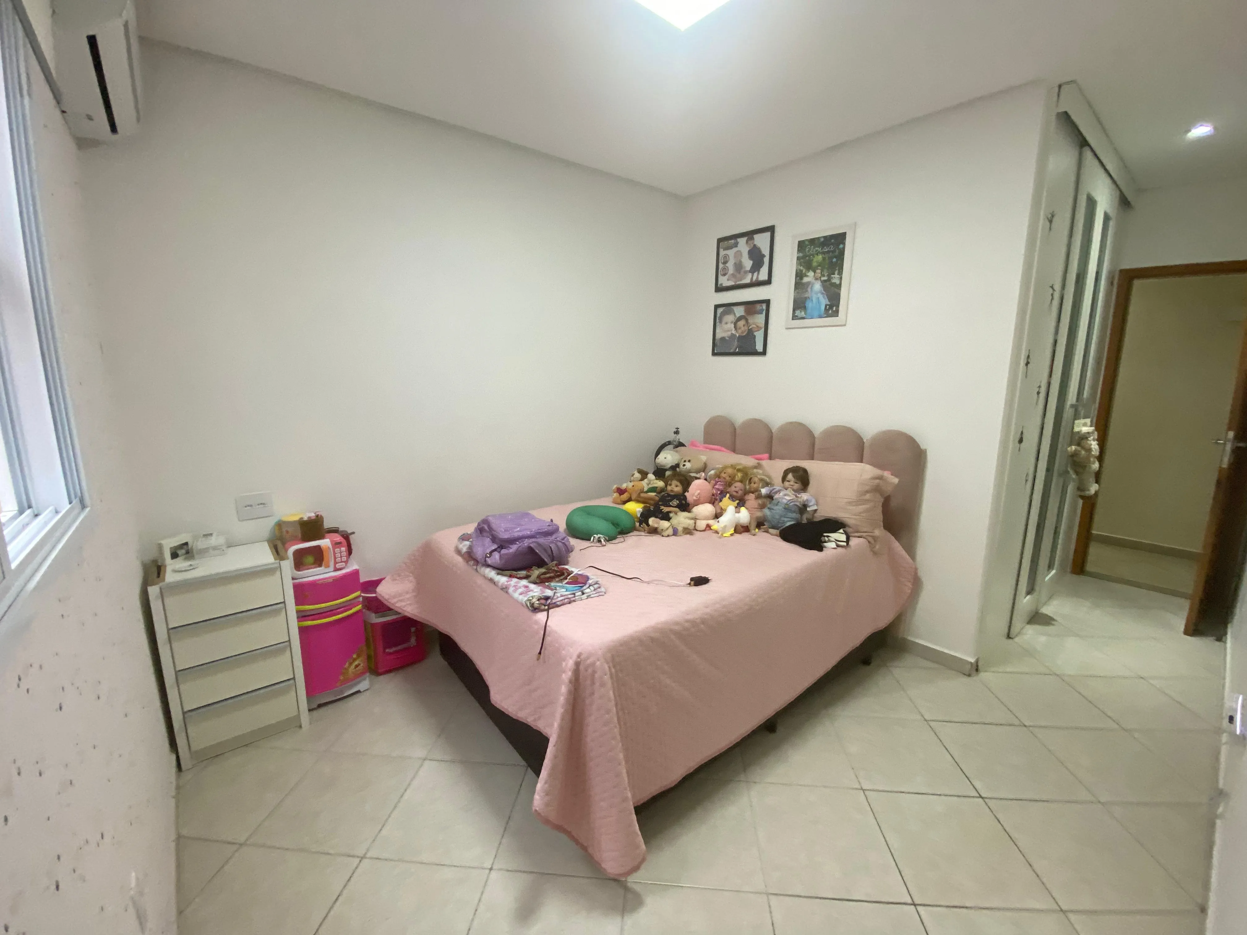 Imagem Residência Exclusiva no Embaré: Elegância, Conforto e Sofisticação em Cada Detalhe