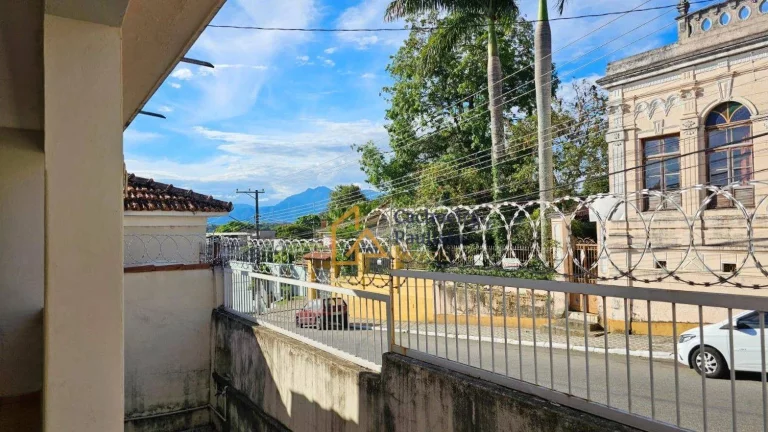 Imagem Casa com 3 dormitórios à venda - Centro - Cachoeira Paulista/SP