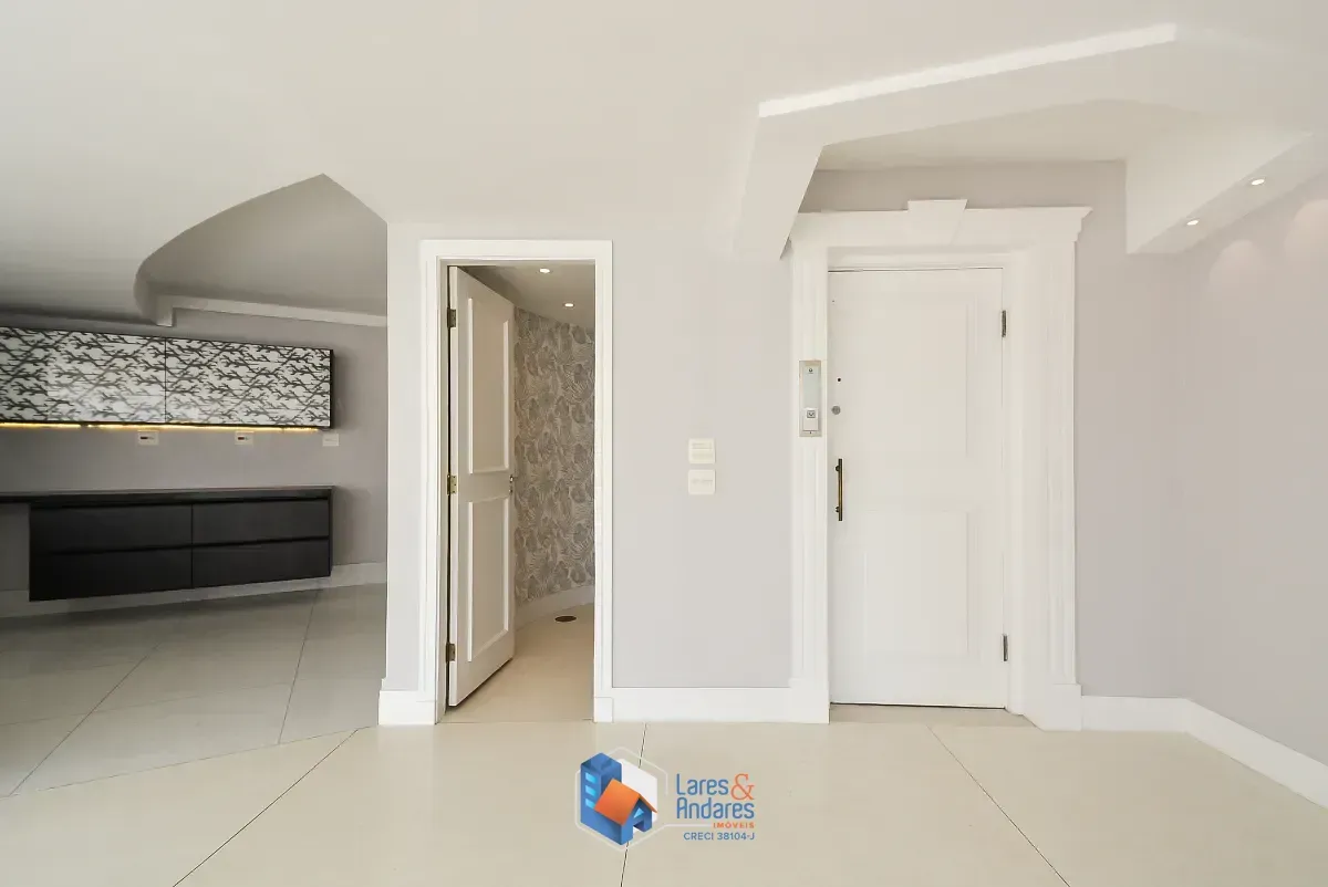 Imagem Apartamento para venda em Jardim Paulistano com 3 quartos, sendo 1 suíte, 178m²