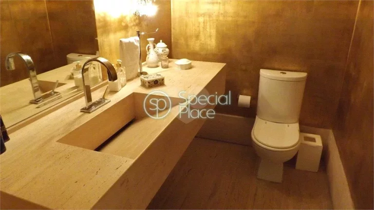 Imagem Localizado em prédio ícone com duas unidades unificadas na planta. Condomínio com segurança e la...