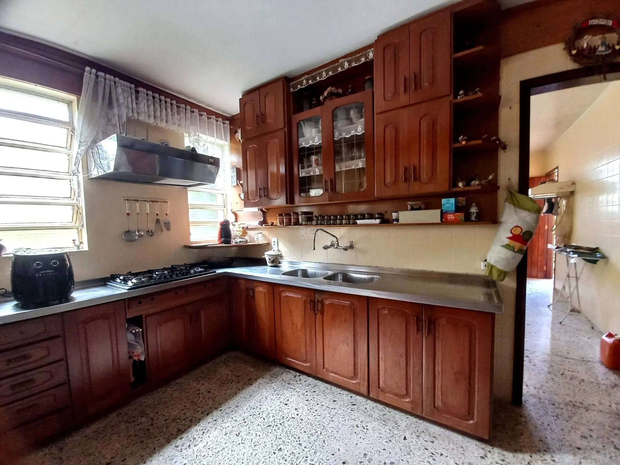 Imagem Casa para Venda - 300m², 4 dormitórios, sendo 1 suites, 2 vagas - Santana