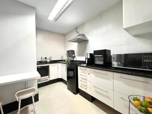 Imagem Cobertura à Venda com 150m², 3 Quartos, 2 Suítes e 4 Vagas -Excelente Local