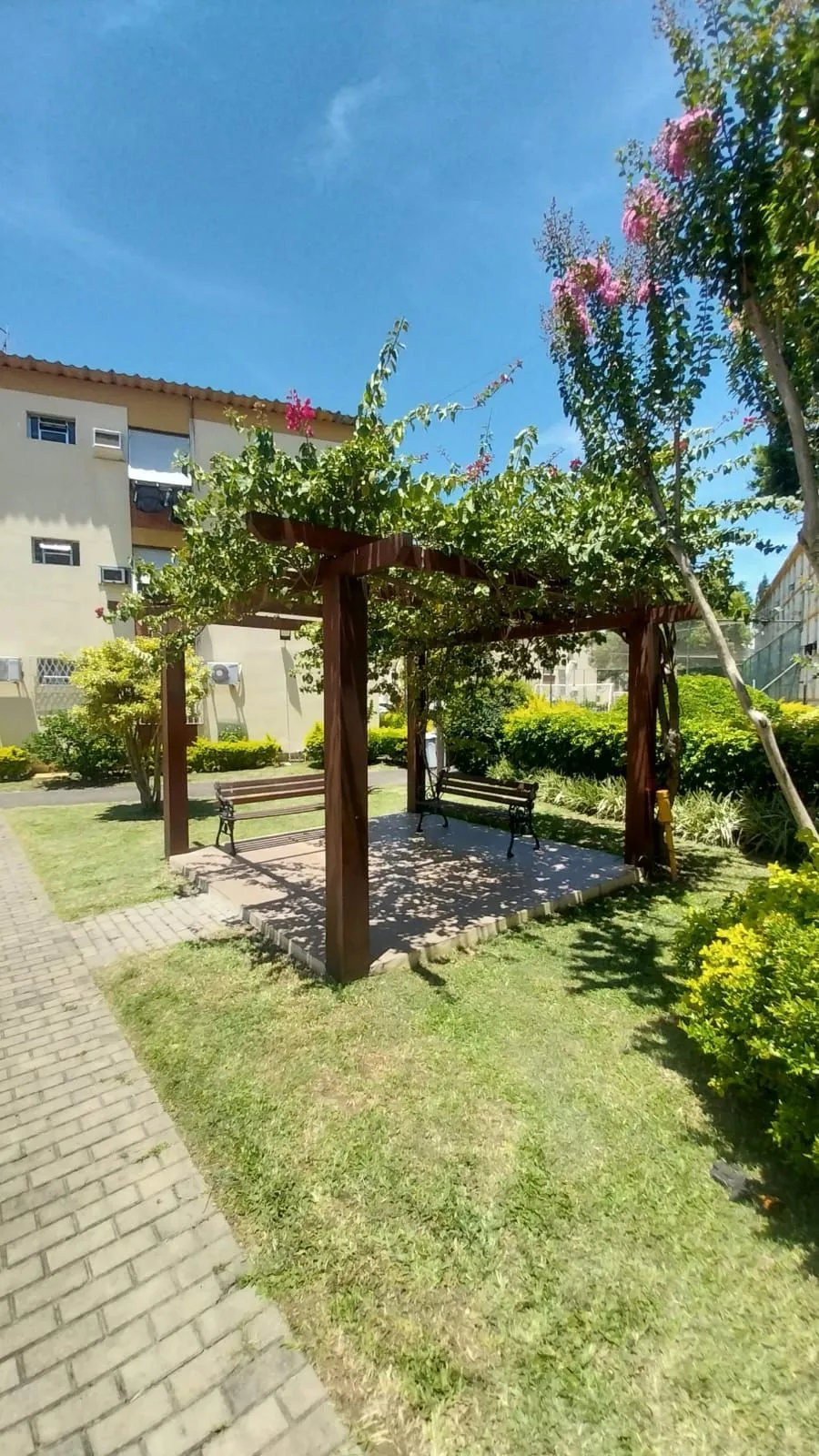 Imagem Apartamento térreo com 4 quartos e 1 vaga de garagem rotativa no Passo da Areia