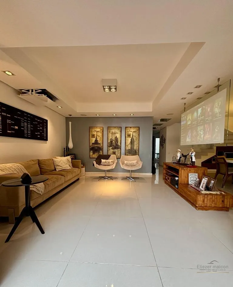 Imagem Casa à Venda em condominio fechado no Jardim Country Club, Poços de Caldas - MG