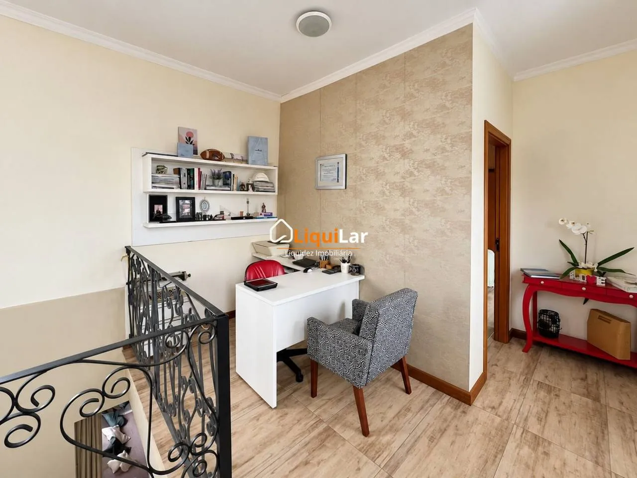 Imagem Sobrado mobiliado à venda com 3 suítes, piscina, área gourmet e energia solar no Vilas Boas