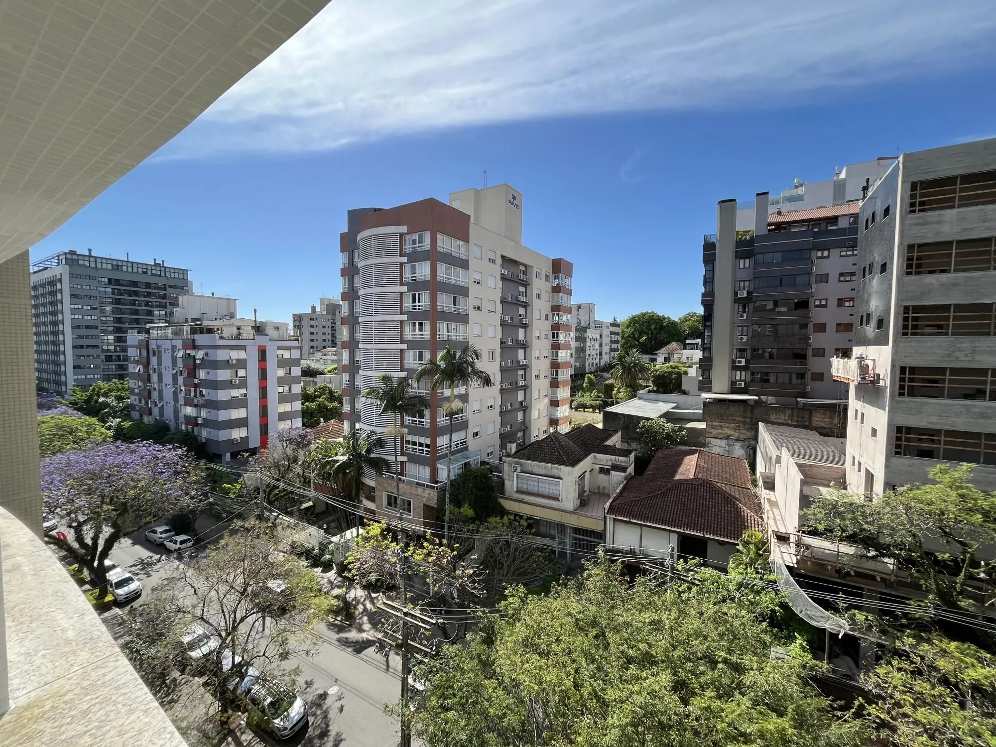 Imagem Apartamento de 3 quartos, suíte e 3 vagas de garagem no bairro Auxiliadora POA