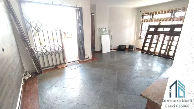 Imagem Casa a venda, 03 quartos c/suíte espaço nos fundos, área de lazer no Barreirinha/Abranches em Curitiba PR