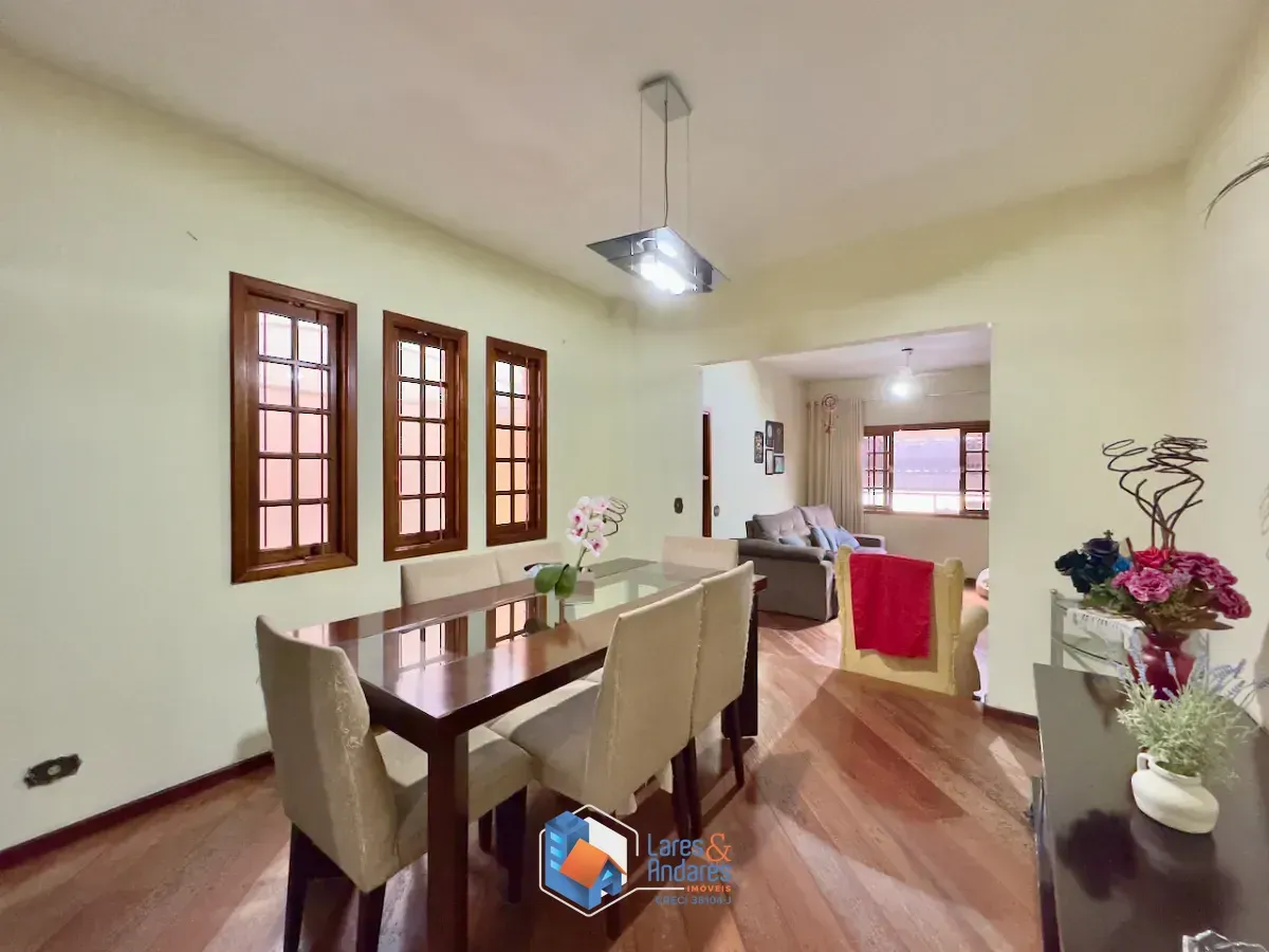 Imagem Sobrado para venda em Vila Marari com 3 quartos, sendo 3 suítes, 157m²