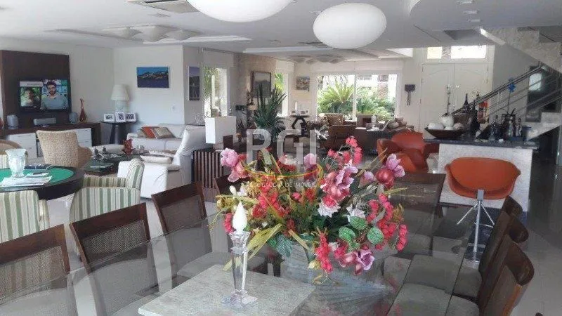 Imagem Casa para Venda - 728.71m², 6 dormitórios, sendo 6 suites, 3 vagas - Atlântida