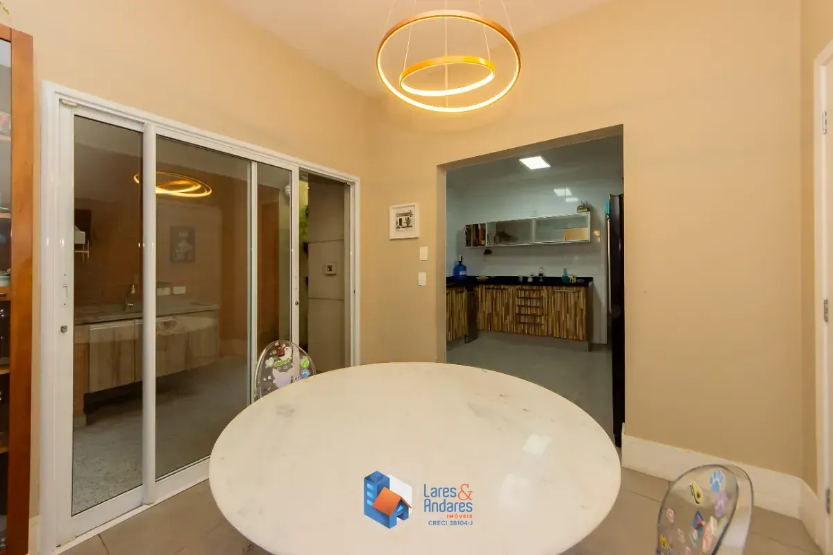 Imagem Casa no condomínio Solar dos Manacás para venda com 5 quartos, sendo 5 suítes, 428m²